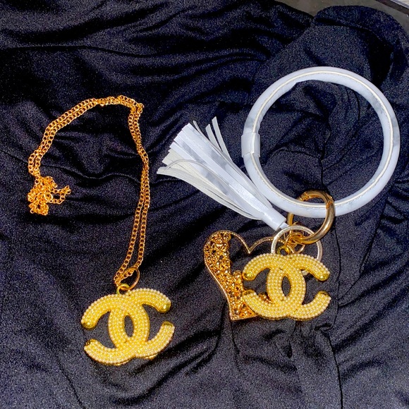 Necklace with matching key chain - Picture 1 of 3